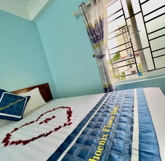 اتاق لوکس با چشمانداز دریا, Phoenix Flower