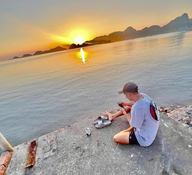 اتاق لوکس با چشمانداز دریا, Phoenix Flower