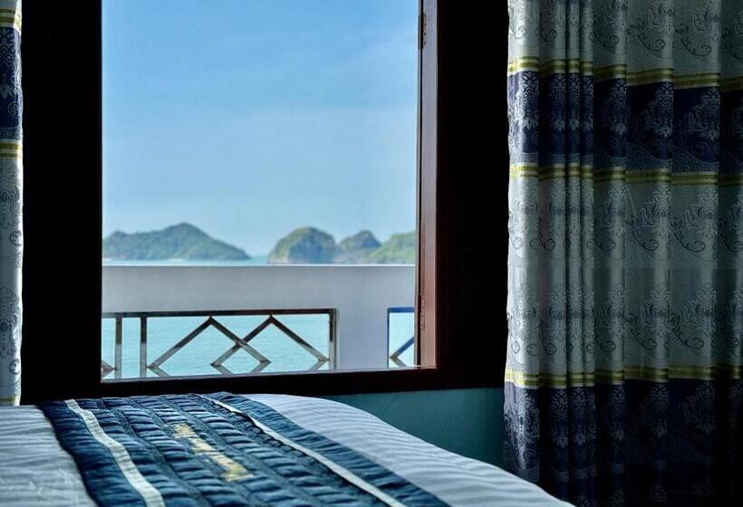 اتاق لوکس با چشمانداز دریا, Phoenix Flower