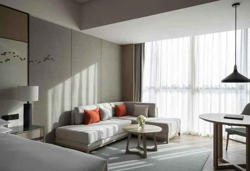 キングサイズベッドのクラブルーム, Yantai Marriott