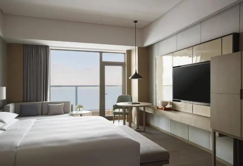 キングサイズベッドのクラブルーム, Yantai Marriott