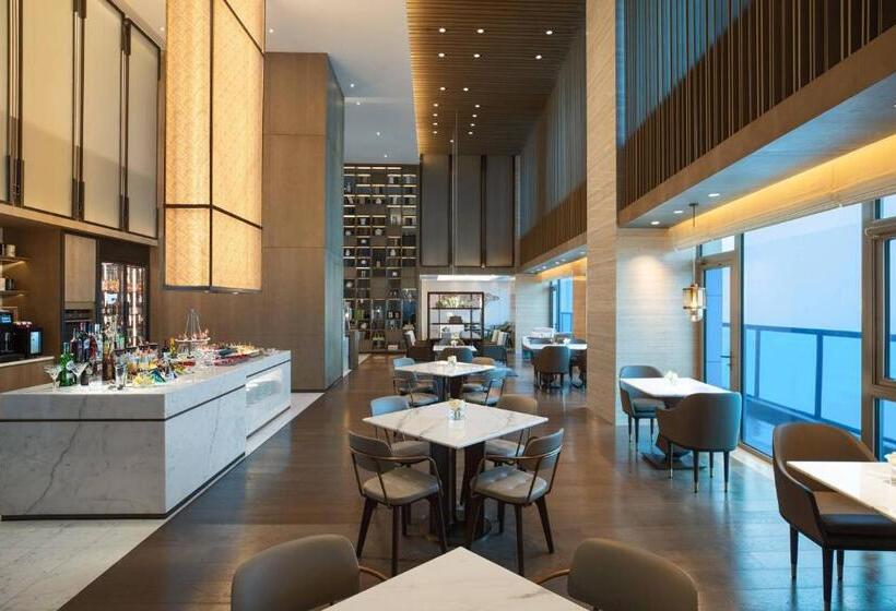 Номер Клуб Вид на Море, Yantai Marriott
