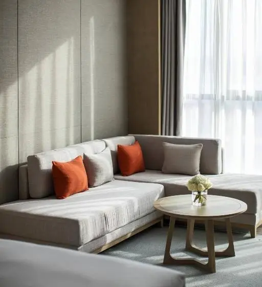 キングサイズベッドのデラックスルーム, Yantai Marriott