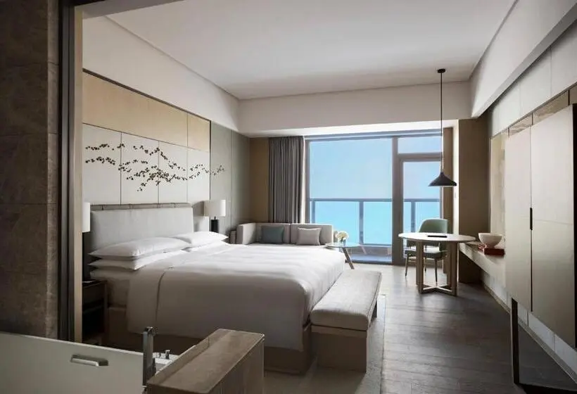 キングサイズベッドのデラックスルーム, Yantai Marriott