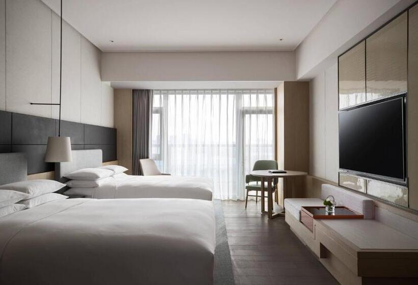 Номер Deluxe, Yantai Marriott