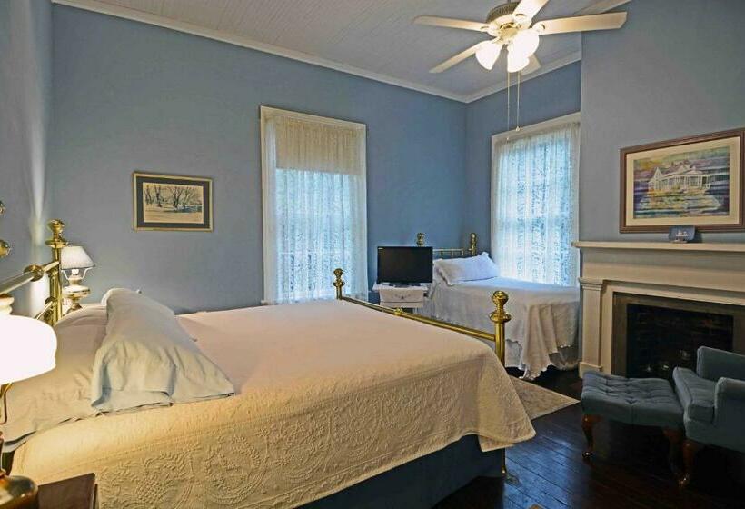 غرفة قياسية رباعية, 1872 Denham Inn