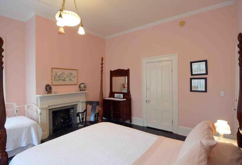 غرفة كلاسيكية رباعية, 1872 Denham Inn