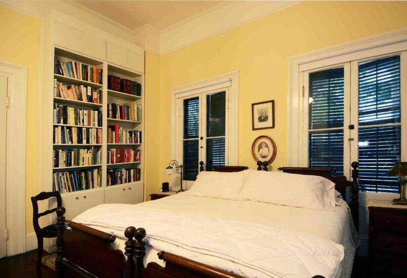 جناح ديلوكس سرير كينج, 1872 Denham Inn