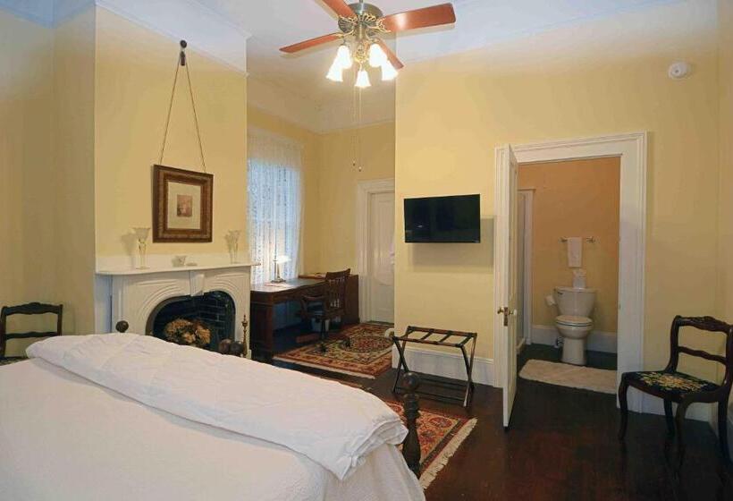 جناح ديلوكس سرير كينج, 1872 Denham Inn