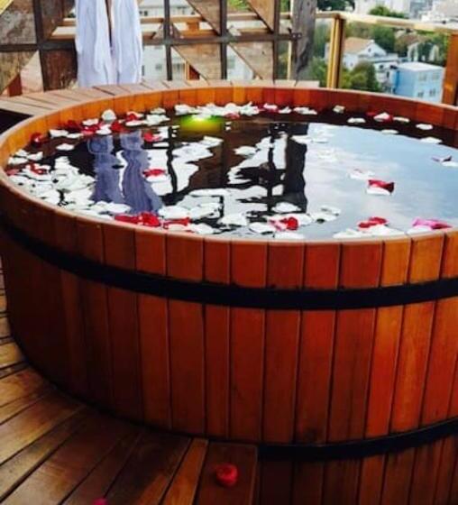 سوییت لوکس, Mansion Aline