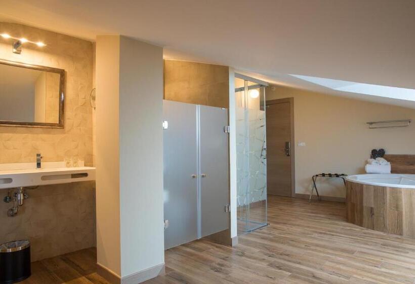 자쿠지 스위트, Gastronómico Torre De Galizano