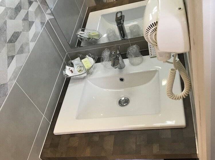 Номер Стандарт, Les Iris