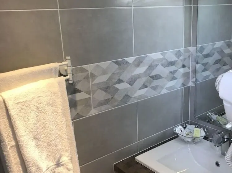Quarto Triplo Estandar, Les Iris