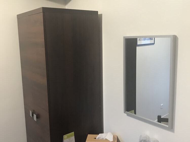 Номер Superior, Les Iris