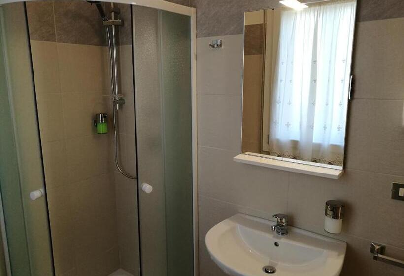 اتاق استاندارد, Ca  Nadia