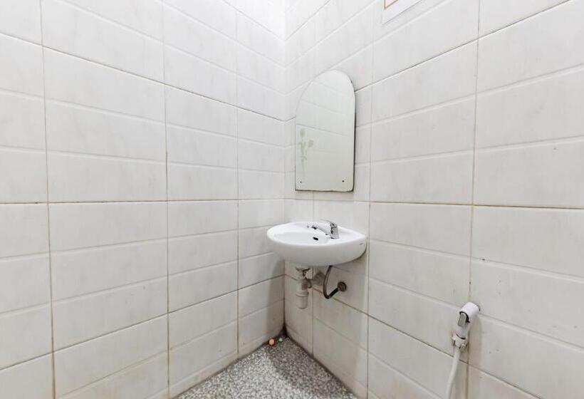 经济房, Reddoorz Near Kejaksan Station Cirebon