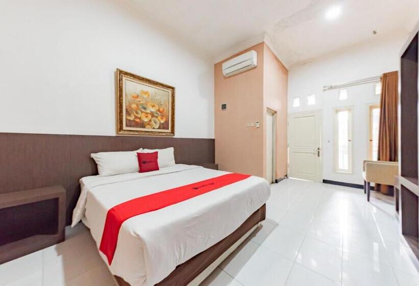 经济房, Reddoorz Near Kejaksan Station Cirebon