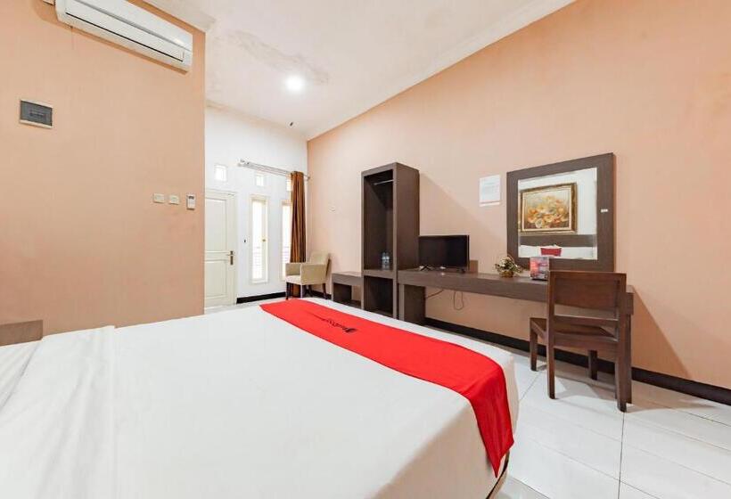 经济房, Reddoorz Near Kejaksan Station Cirebon