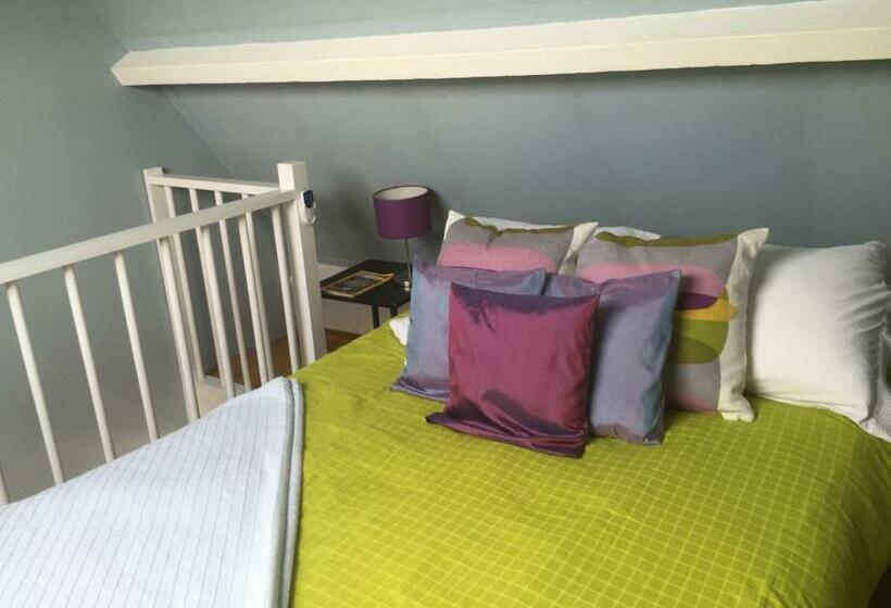 Семейный Номер, Blaine S: A B&b And Private Dining...