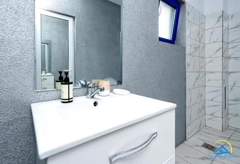 Deluxe Kolmen Hengen Huone, Complex Turistic Casa Anastasia