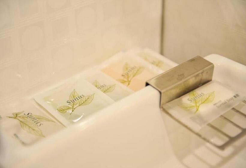 اتاق استاندارد, Huang Kai