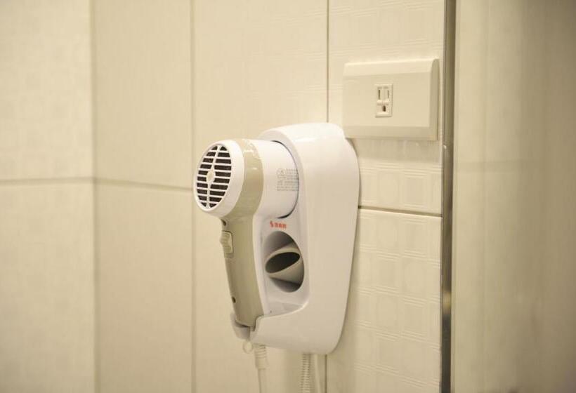 اتاق استاندارد, Huang Kai