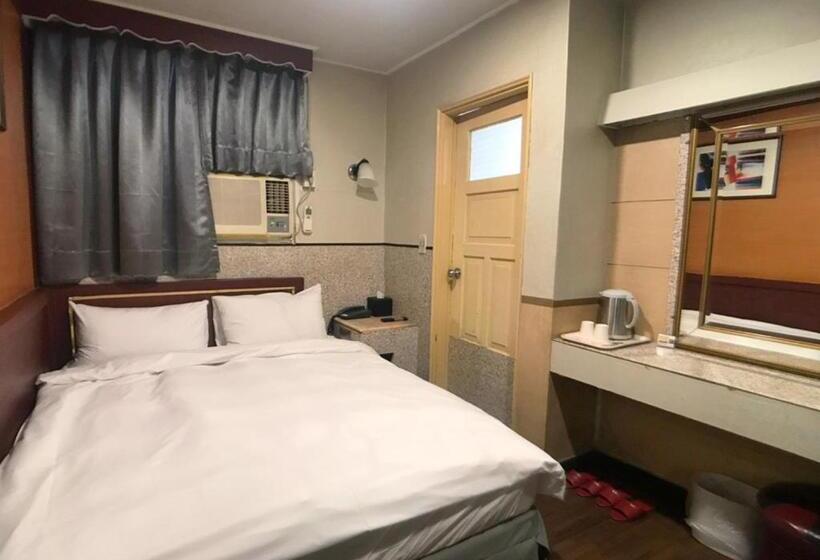 اتاق اکونومی, Huang Kai