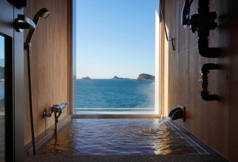 سوییت جونیور با چشمانداز دریا, Iki Retreat By Onko Chishin