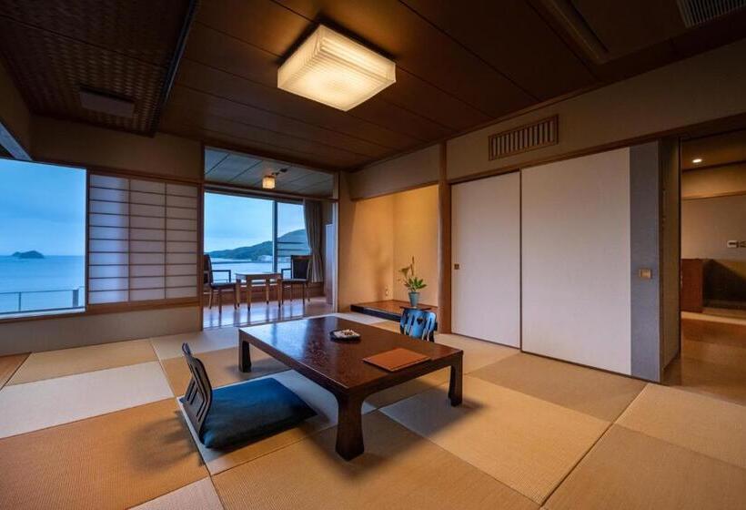 سوییت جونیور با چشمانداز دریا, Iki Retreat By Onko Chishin