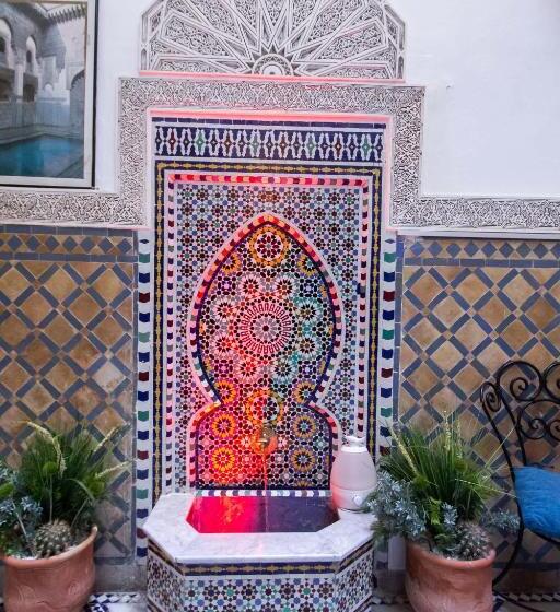 اتاق اکونومی, Hostel Amir