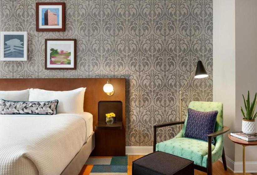 适合残疾人士使用的带超级大床的标准间, Indigo   Winston Salem Downtown, An Ihg
