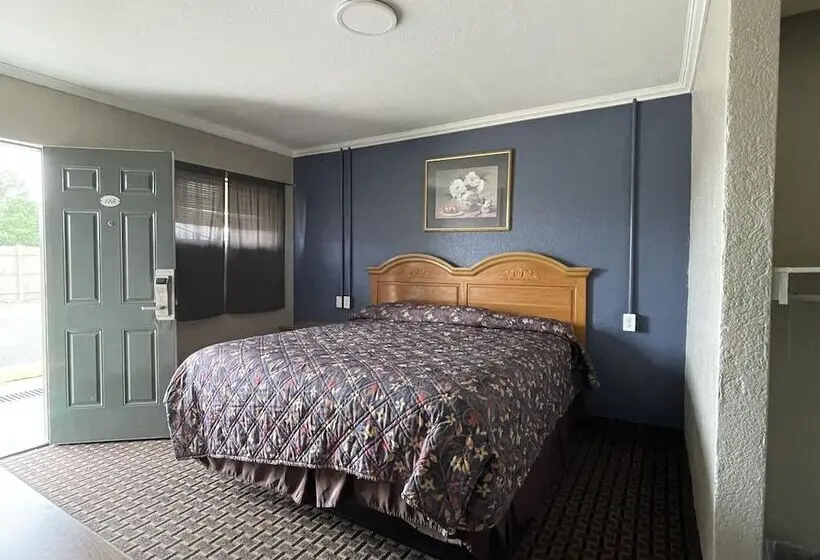 デラックスルーム, Economy Inn