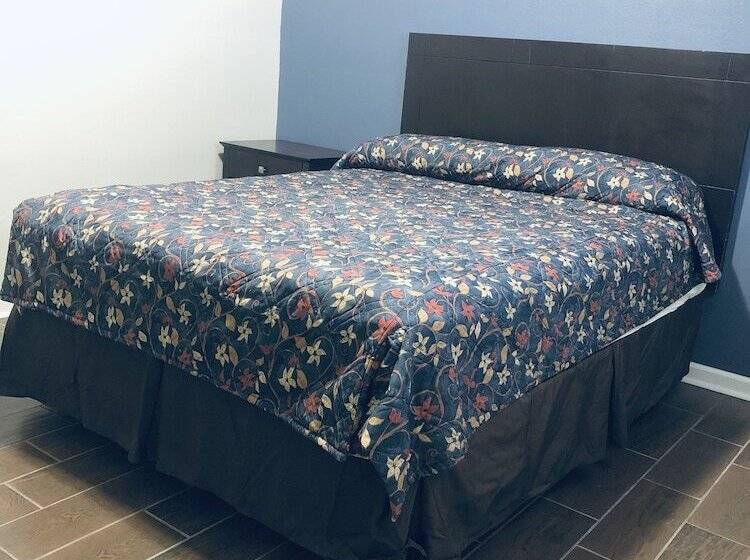 غرفة ديلوكس, Economy Inn