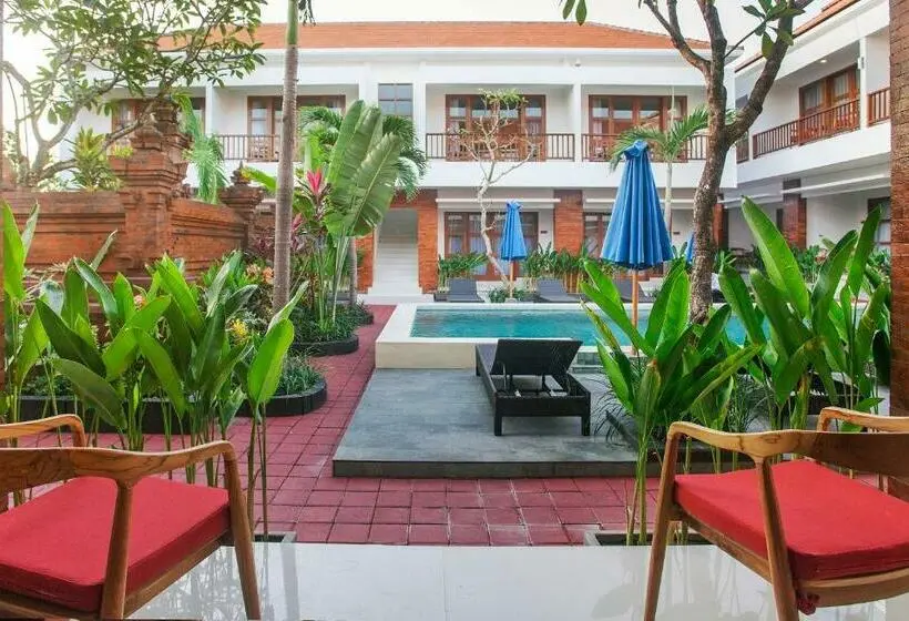استودیو استاندارد با چشم‌انداز استخر, Sahadewa Suites Residence