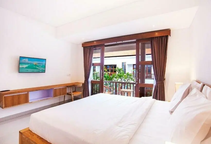 استودیو استاندارد با چشم‌انداز استخر, Sahadewa Suites Residence