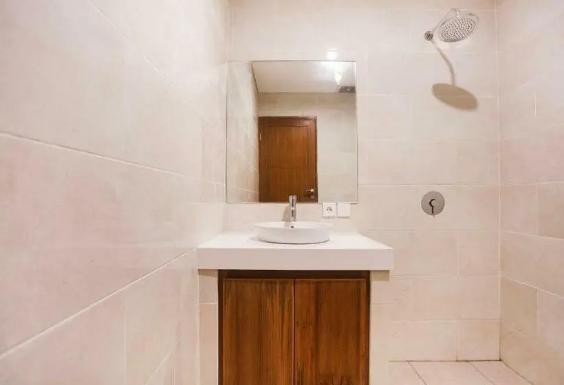 استودیو استاندارد با چشم‌انداز استخر, Sahadewa Suites Residence