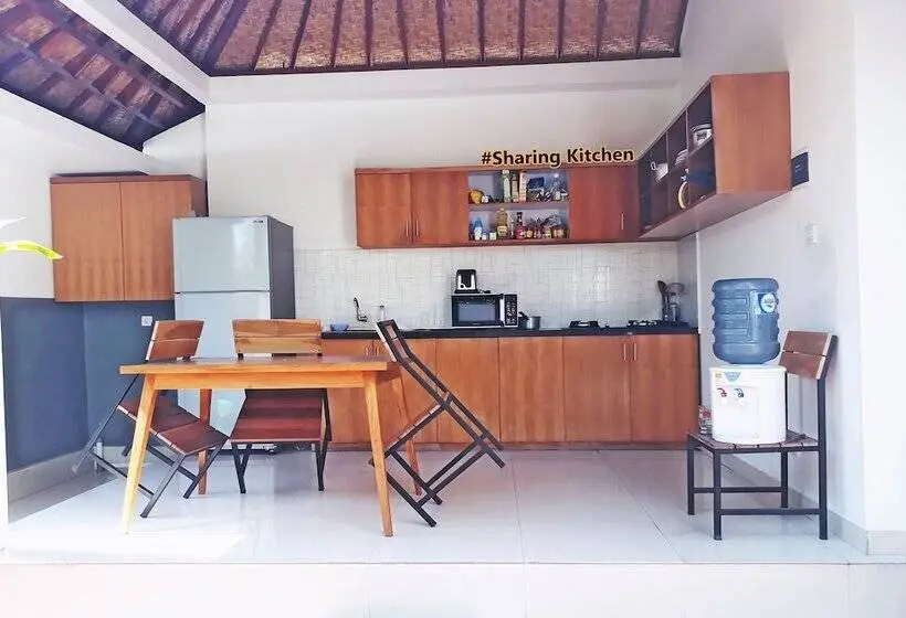 سوییت با چشم‌انداز استخر, Sahadewa Suites Residence