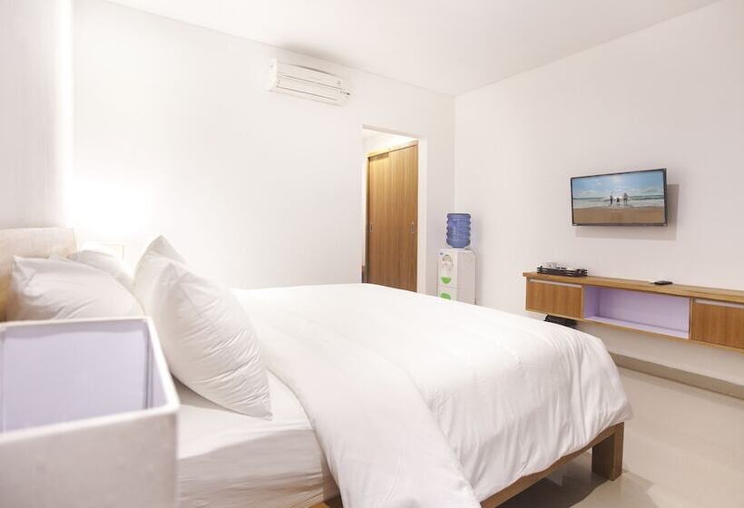 Люкс Вид на Бассейн, Sahadewa Suites Residence