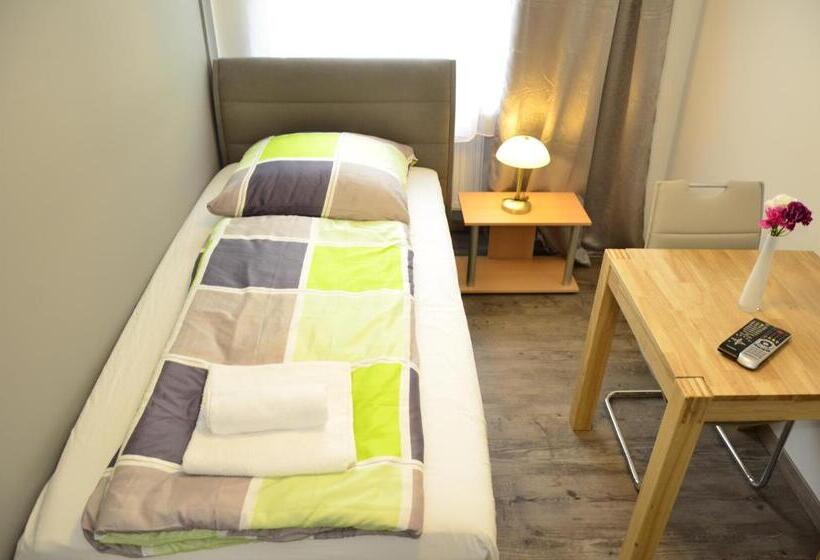 スタンダードシングルルーム, Am Schloss