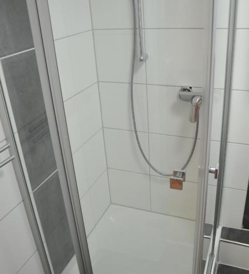 スタンダードシングルルーム, Am Schloss