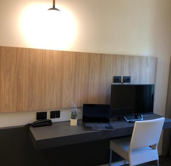 اتاق سوپریور, Ombra