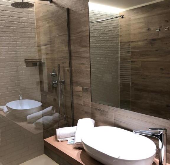 اتاق سوپریور, Ombra