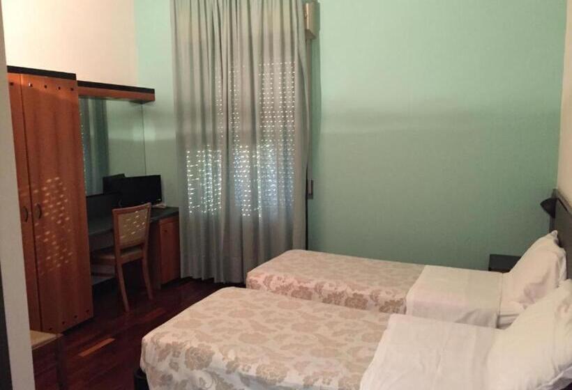 اتاق اکونومی یک تخته, Ombra