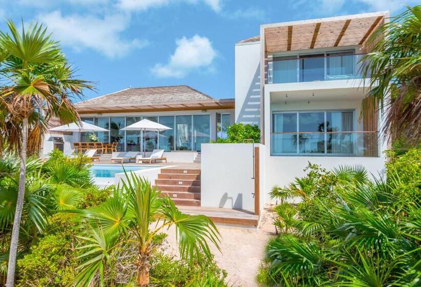 خانه 1 خوابه, Beach Enclave