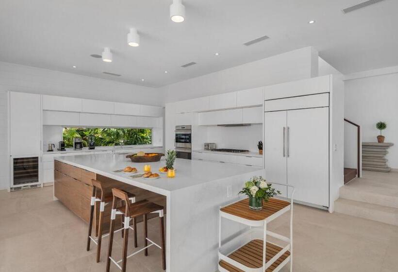 ویلای لوکس 1 خوابه, Beach Enclave