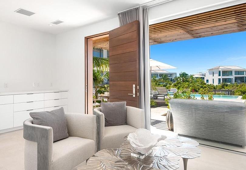 ویلای یک اتاق خوابه با استخر شنا, Beach Enclave