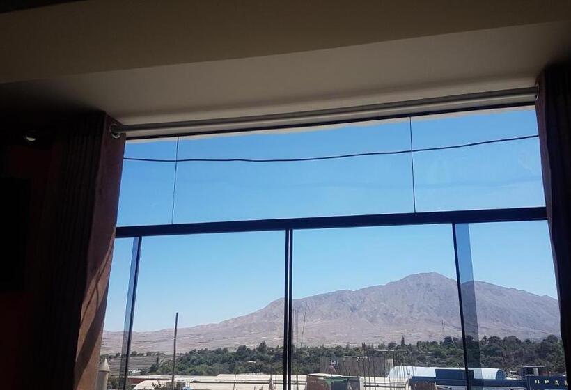 اتاق استاندارد با سرویس بهداشتی مشترک, Cálido Hostal