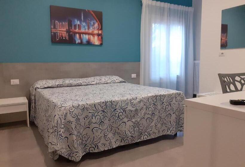 اتاق استاندارد یک نفره, Royal Room & Breakfast