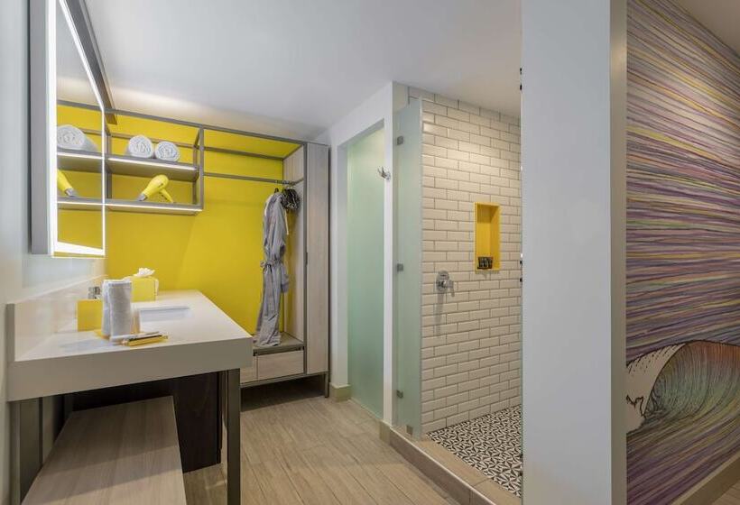 غرفه قياسيه سريرين مزدوجين, Hyatt Centric San Salvador