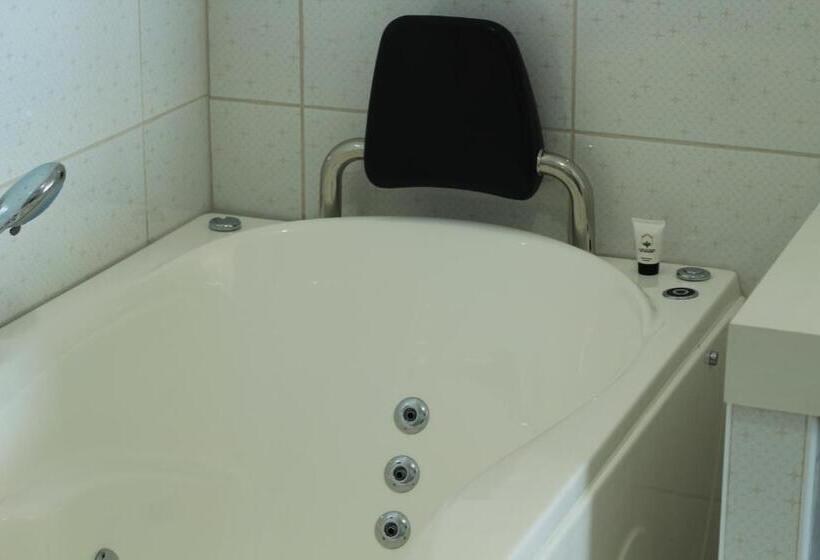 Deluxe Suite King Bed, La Casa De Algodon